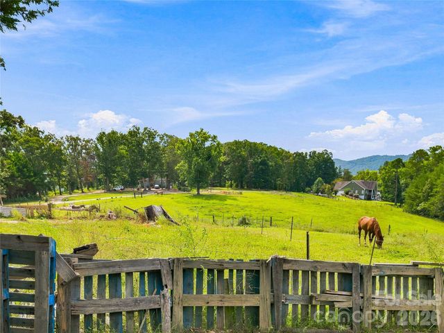 41 Forest Knoll Drive, Weaverville, NC 28787