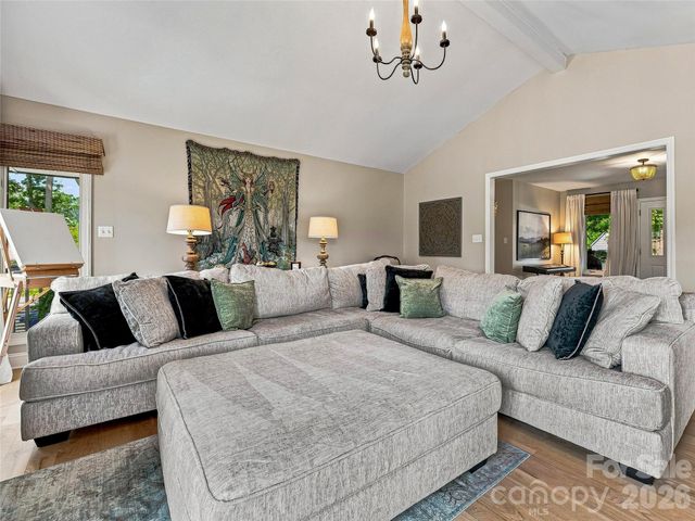 41 Forest Knoll Drive, Weaverville, NC 28787