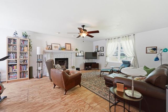 4100 S Coventry Drive, Independence, MO 64055