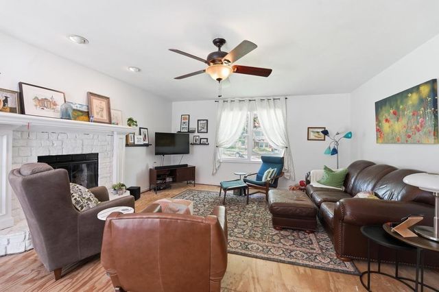 4100 S Coventry Drive, Independence, MO 64055