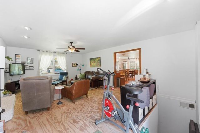 4100 S Coventry Drive, Independence, MO 64055
