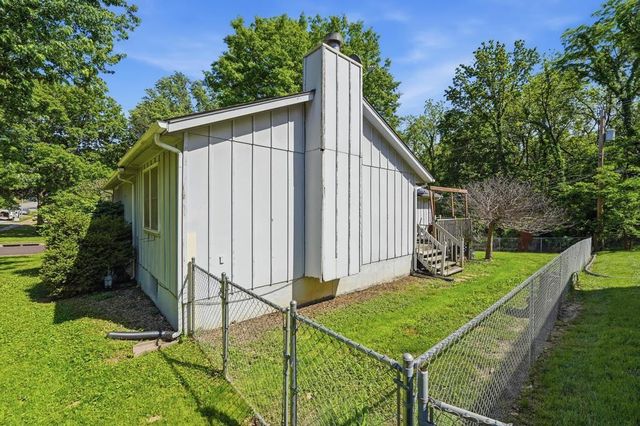 4100 S Coventry Drive, Independence, MO 64055