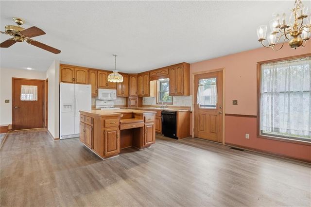 303 W Dauxville Drive, Richmond, MO 64085