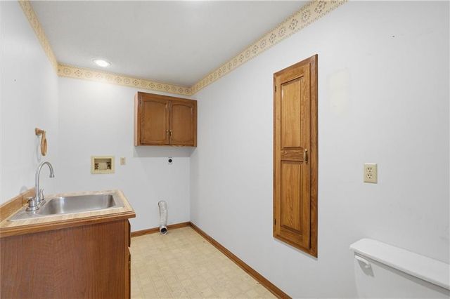 303 W Dauxville Drive, Richmond, MO 64085