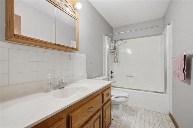 303 W Dauxville Drive, Richmond, MO 64085