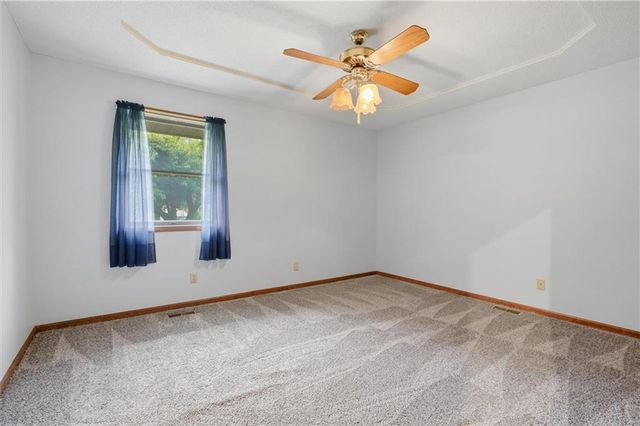 303 W Dauxville Drive, Richmond, MO 64085