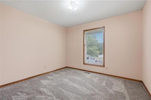 303 W Dauxville Drive, Richmond, MO 64085