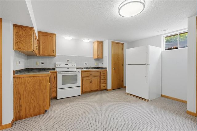 303 W Dauxville Drive, Richmond, MO 64085