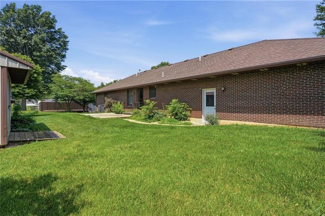 303 W Dauxville Drive, Richmond, MO 64085