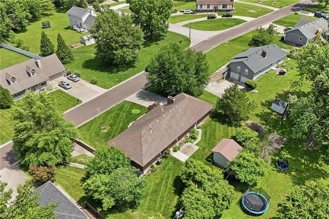 303 W Dauxville Drive, Richmond, MO 64085