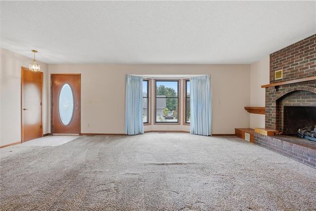 303 W Dauxville Drive, Richmond, MO 64085