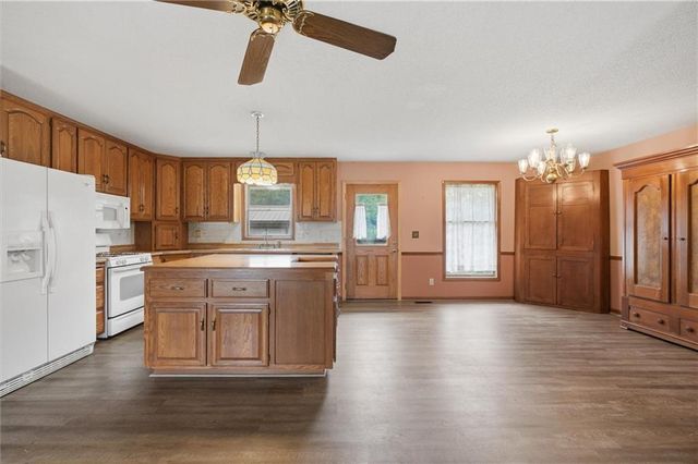 303 W Dauxville Drive, Richmond, MO 64085