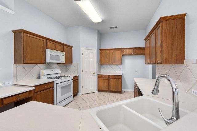 104 Chandler Pointe LOOP, Round Rock, TX 78665