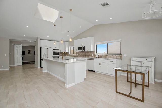 21460 LAGUNA Drive, Boca Raton, FL 33433