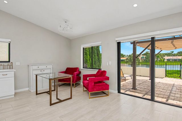 21460 LAGUNA Drive, Boca Raton, FL 33433