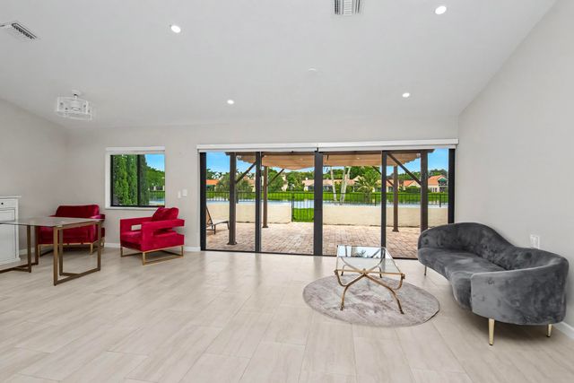 21460 LAGUNA Drive, Boca Raton, FL 33433