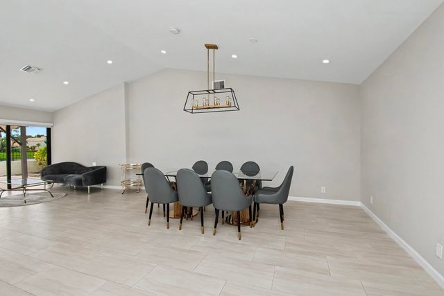 21460 LAGUNA Drive, Boca Raton, FL 33433