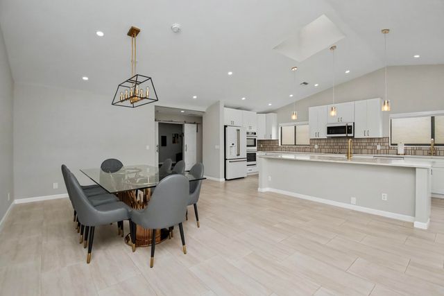 21460 LAGUNA Drive, Boca Raton, FL 33433