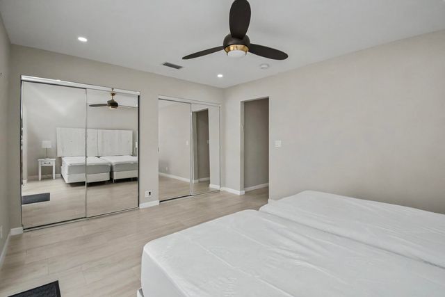 21460 LAGUNA Drive, Boca Raton, FL 33433