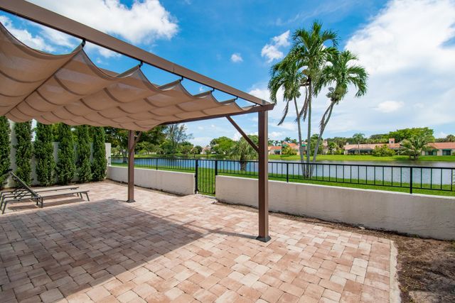 21460 LAGUNA Drive, Boca Raton, FL 33433
