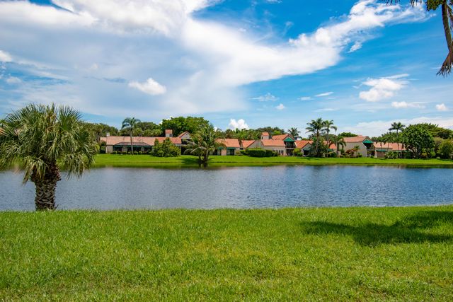 21460 LAGUNA Drive, Boca Raton, FL 33433