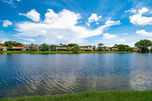 21460 LAGUNA Drive, Boca Raton, FL 33433