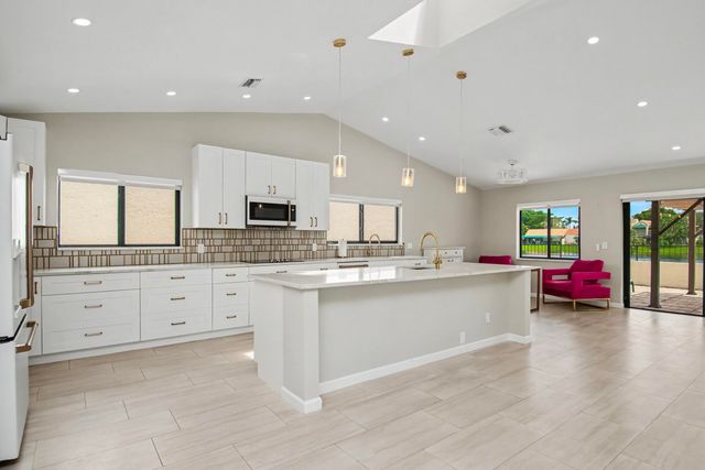 21460 LAGUNA Drive, Boca Raton, FL 33433