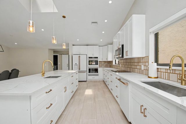 21460 LAGUNA Drive, Boca Raton, FL 33433