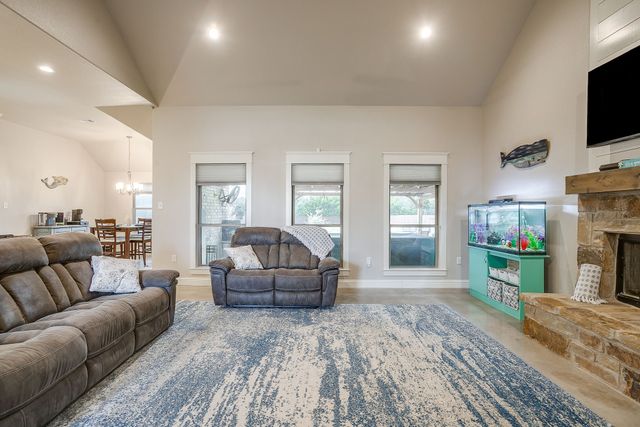 111 TREYS Way, Godley, TX 76044