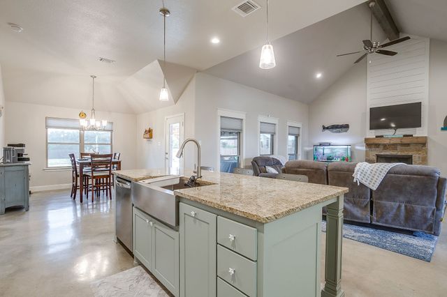 111 TREYS Way, Godley, TX 76044