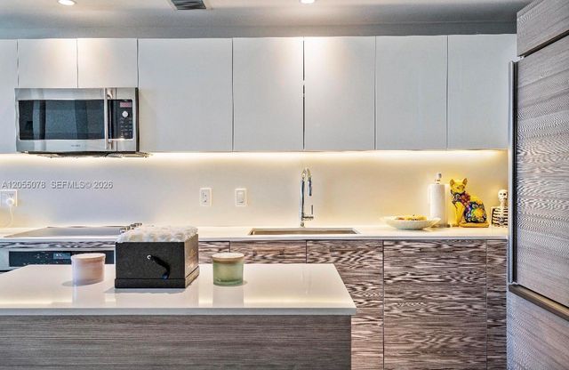 121 NE 34th St 2506A, Miami, FL 33137
