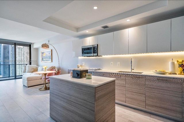 121 NE 34th St 2506A, Miami, FL 33137