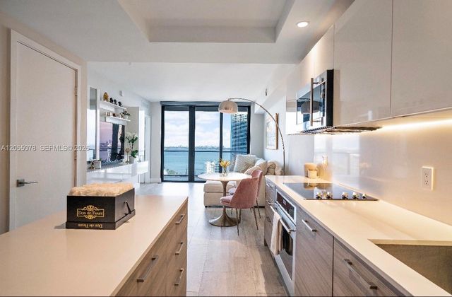 121 NE 34th St 2506A, Miami, FL 33137