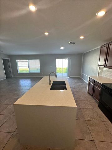 903 ZONE TAILED HAWK PLACE, Ruskin, FL 33570