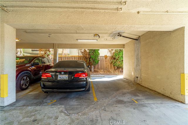 1042 Gladys 4, Long Beach, CA 90804