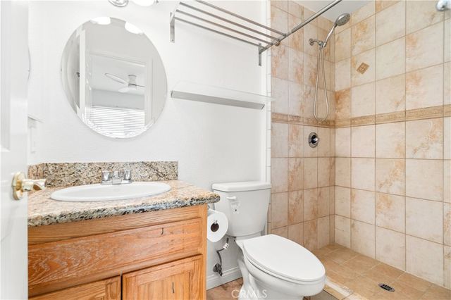 1042 Gladys 4, Long Beach, CA 90804