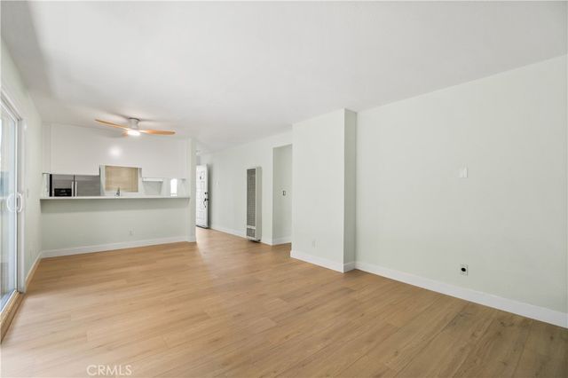 1042 Gladys 4, Long Beach, CA 90804