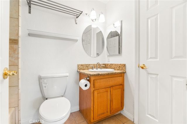 1042 Gladys 4, Long Beach, CA 90804