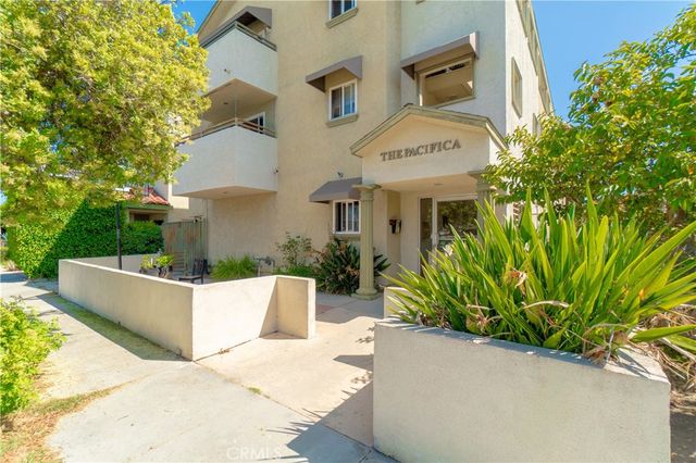 1042 Gladys 4, Long Beach, CA 90804