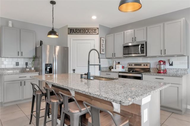 33678 JASPER STONE DR, Wesley Chapel, FL 33543