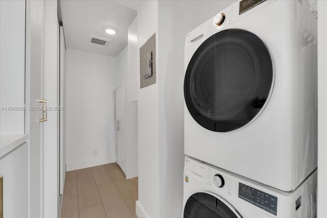 2451 Brickell Ave 17D, Miami, FL 33129