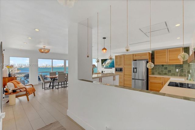 2451 Brickell Ave 17D, Miami, FL 33129