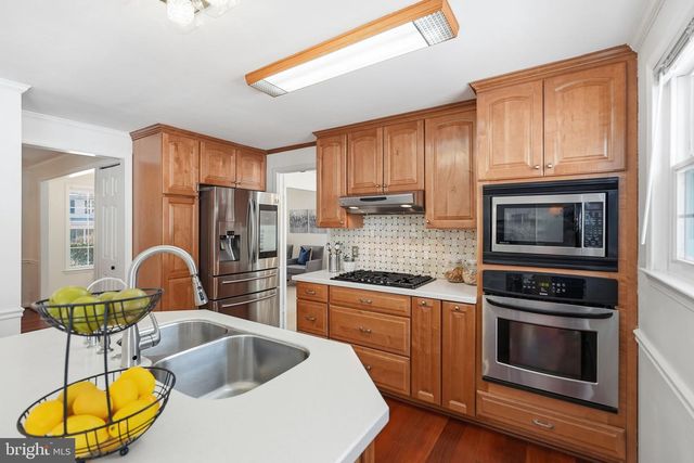 7212 GRINNELL DR, Derwood, MD 20855