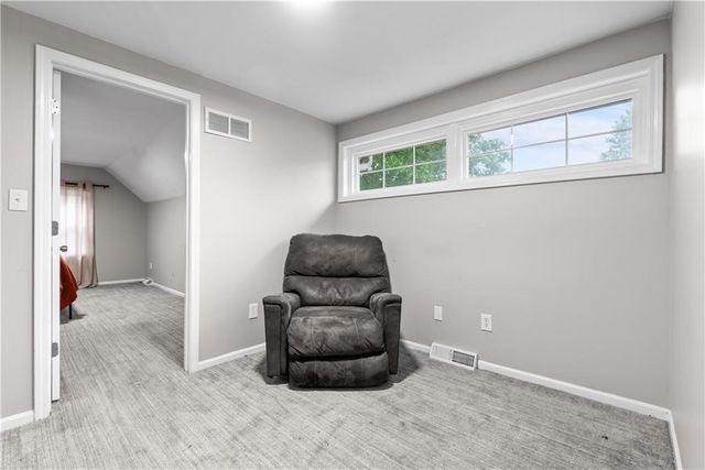 410 SE RICHARDSON Place, Lee's Summit, MO 64063