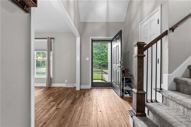 410 SE RICHARDSON Place, Lee's Summit, MO 64063
