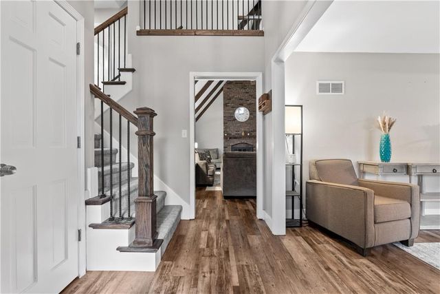 410 SE RICHARDSON Place, Lee's Summit, MO 64063
