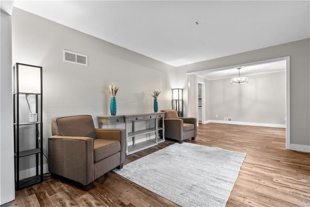 410 SE RICHARDSON Place, Lee's Summit, MO 64063