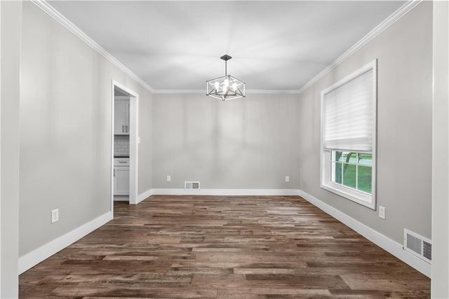 410 SE RICHARDSON Place, Lee's Summit, MO 64063
