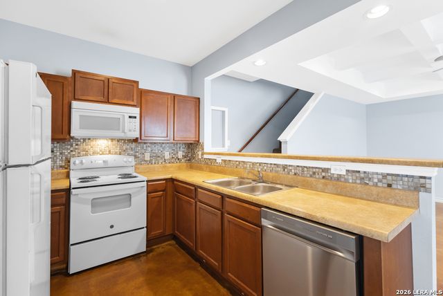 5002 Summit Wood, San Antonio, TX 78229