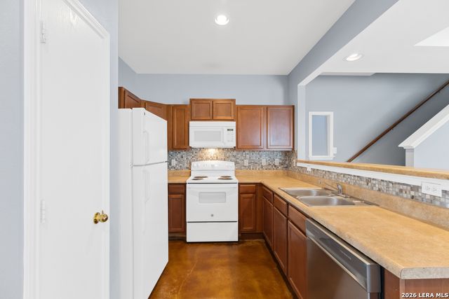 5002 Summit Wood, San Antonio, TX 78229